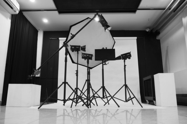 Những lưu ý khi thuê studido cuối cùng mà Phúc Thành Nhân muốn gửi gấm đến bạn là thăm dò giá cả trước khi thuê studio